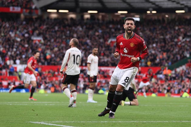Football - Premier League - Manchester United, ManU v Liverpool 3rd May 2026 - Premier League - Manchester United v Liverpool - Bruno Fernandes of Manchester United celebrates their 3rd goal - Photo: Simon Stacpoole Offside. Manchester UK Copyright: xSimonxStacpoolexOffside