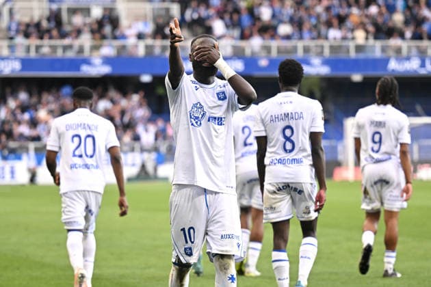 AJ Auxerre v Angers SCO - Ligue 1 McDonald s 2025 2026 10 Lassine SINAYOKO (aja) during the Ligue 1 McDonald s match between Auxerre and Angers at Stade Abbe Deschamps on May 3, 2026 in Auxerre, France. Auxerre France  Copyright: xFEPx 776348374