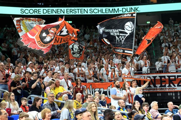 DEU, easyCredit BBL, ALBA vs. Chemnitz, 03.05.2026, Uber-Arena, Berlin, DEU, easyCredit BBL, ALBA vs. Chemnitz, im Bild Chemnitz-Fans