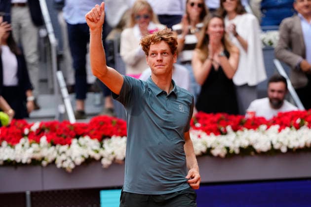 Mutua Madrid Open - Day Fourteen Jannik Sinner of Italy celebrate after winning again Alexander Zverev of Germany during Men s Singles final match on Day Fourteen of the Mutua Madrid Open 2026, ATP, Tennis Herren Masters 1000 and WTA, Tennis Damen 1000 tournament celebrates at La Caja Magica on May 3, 2026 in Madrid, Spain. Madrid Spain  Copyright: xJosexBretonx originalFilename:bretonhernandez-mutuamad260503_npvPw.jpg