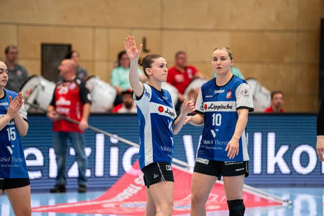 HSG Blomberg-Lippe (GER) vs. Thueringer HC (GER), Handball, 1. Handball Bundesliga Frauen, Halbfinale, Spiel 2, 3.5.2026, Saision 2025 2026, Bad Langensalza Ona Vegue (HSG Blomberg-Lippe, 14) beim Begruessen der Fans Bad Langensalza Salza-Halle Deutschland