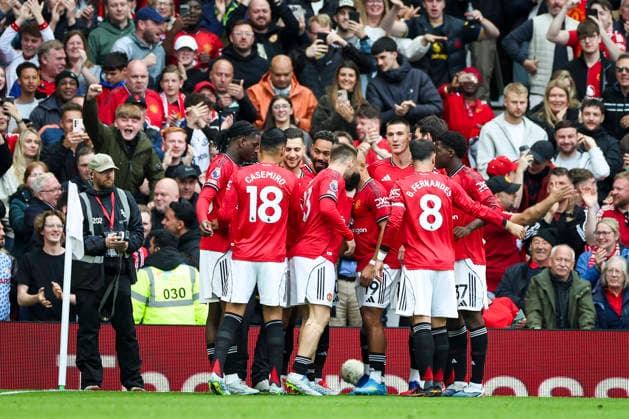 Manchester United, ManU v Liverpool, Premier League Manchester United forward Matheus Cunha (10) scores a GOAL 1-0 and celebrates Manchester United forward Benjamin Sesko (30) Manchester United defender Diogo Dalot (2) Manchester United midfielder Casemiro (18) Manchester United midfielder Bruno Fernandes (8) during the Manchester United v Liverpool Premier League match at Old Trafford, Manchester, England on 3 May 2026 Credit: Phil Duncan Every Second Media Editorial use only. All images are copyright Every Second Media Limited. No images may be reproduced without prior permission. All rights reserved. Premier League and Football League images are subject to licensing agreements with Football DataCo Limited. see https: www.football-dataco.com Copyright: xIMAGO EveryxSecondxMediax ESM-1972-0040 PhilxDuncanx xEveryxSecondxMediax