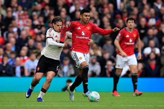 Manchester United, ManU v Liverpool, Premier League Milos Kerkez (6) of Liverpool and Casemiro (18) of Manchester United challenge for the ball during the Premier League match between Manchester United and Liverpool at Old Trafford, Manchester, UK on 3 May 2026. Manchester Old Trafford Greater Manchester UK Editorial use only DataCo restrictions apply See www.football-dataco.com , Copyright: xConorxMolloyx PSI-24192-0117