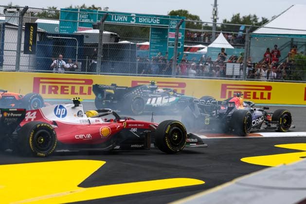 Start, Kimi Antonelli (Mercedes-AMG Petronas 12), Max Verstappen (Oracle Red Bull Racing 3), Charles Leclerc (Scuderia Ferrari HP 16), Grosser Preis von Miami, Motorsport, Herren, Formel 1, Rennen, 03.05.2026 Miami Florida USA