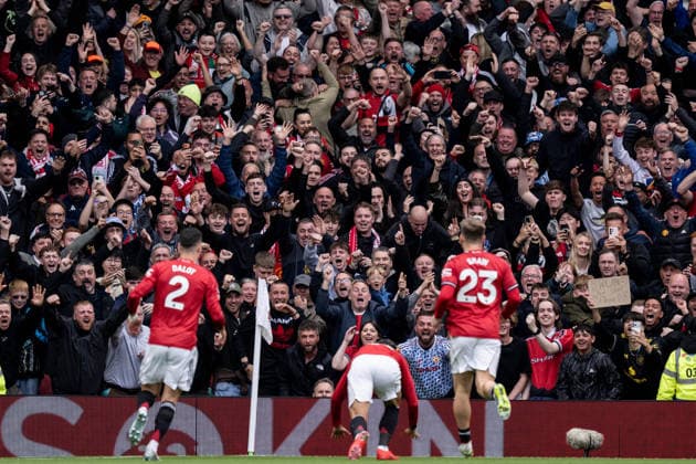 Matheus Cunha of Manchester United, ManU (C), Diogo Dalot of Manchester United (L) and Luke Shaw of Manchester United (R) during the Premier League 2025-26 football match between Manchester United and Liverpool at Old Trafford, Manchester, England (Photo by Will Palmer Sports Press Photo) Copyright: xWillxPalmer SportsxPressxPhotox Sportspressphoto_SPR141124