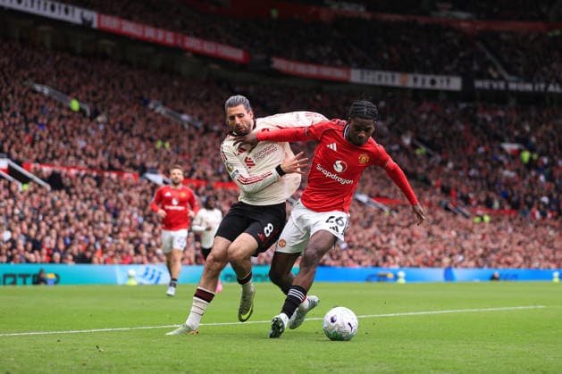 Football - Premier League - Manchester United, ManU v Liverpool 3rd May 2026 - Premier League - Manchester United v Liverpool - Ayden Heaven of Manchester United battles with Dominik Szoboszlai of Liverpool - Photo: Simon Stacpoole Offside. Manchester UK Copyright: xSimonxStacpoolexOffside