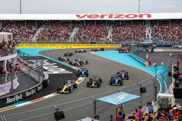 F1 - MIAMI GRAND PRIX 2026 30 LAWSON Liam (nzl), Visa Cash App RB F1 Team VCARB03, 06 HADJAR Isack (fra), Red Bull Racing Ford RB22, 55 SAINZ Carlos (spa), Williams Racing FW48, action 10 GASLY Pierre (fra), Alpine F1 Team A526, action start of the race, depart, during the Formula 1 Miami Grand Prix 2026, 4th round of the 2026 Formula One World Championship, WM, Weltmeisterschaft from May 1 to 3, 2026 on the Miami International Autodrome, in Miami Gardens, USA - Miami GardensUnited States Copyright: xDPPIx