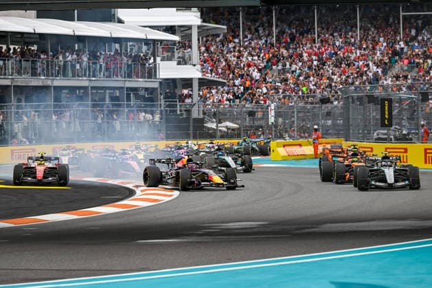 F1 - MIAMI GRAND PRIX 2026 03 VERSTAPPEN Max (nld), Red Bull Racing Ford RB22, action 12 KIMI ANTONELLI Andrea (ita), Mercedes AMG F1 Team W17, action 01 NORRIS Lando (gbr), McLaren F1 Team MCL40, 44 HAMILTON Lewis (gbr), Scuderia Ferrari SF-26, action, start of the race, depart, during the Formula 1 Miami Grand Prix 2026, 4th round of the 2026 Formula One World Championship, WM, Weltmeisterschaft from May 1 to 3, 2026 on the Miami International Autodrome, in Miami Gardens, USA - Miami GardensUnited States Copyright: xDPPIx