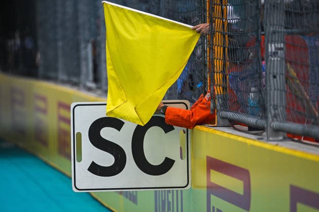 F1 - MIAMI GRAND PRIX 2026 Safety car, yellow flag, drapeau during the Formula 1 Miami Grand Prix 2026, 4th round of the 2026 Formula One World Championship, WM, Weltmeisterschaft from May 1 to 3, 2026 on the Miami International Autodrome, in Miami Gardens, USA - Miami GardensUnited States  Copyright: xDPPIx
