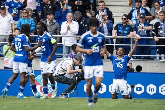 FOOTBALL : Racing de Strasbourg vs Toulouse FC - ligue 1 - Strasbourg - 03 05 2026 Joie des joueurs de l equipe de Racing de Strasbourg apres le but de Samuel Amo-Ameyaw 27 (Racing club Strasbourg)  Copyright: xelyxandroxcegarrax