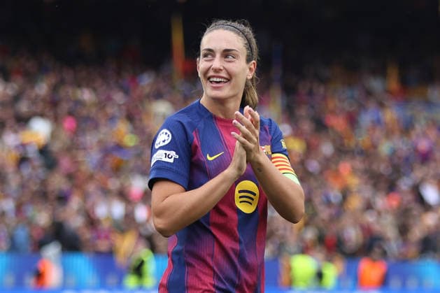 BARCELONA, SPAIN, MAY 3: Alexia Putellas (11 FC Barcelona, Barca applauds the fans during the UEFA Womens Champions League match between FC Barcelona and Bayern Munich at Spotify Camp Nou on May 3rd, 2026 in Barcelona, Spain (Photo by Alexander Canillas Sports Press Photo) Copyright: xAlexanderxCanillas SPPx Sportspressphoto_SPR141162