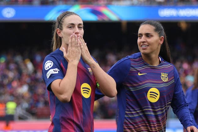 BARCELONA, SPAIN, MAY 3: Alexia Putellas (11 FC Barcelona, Barca applauds the fans during the UEFA Womens Champions League match between FC Barcelona and Bayern Munich at Spotify Camp Nou on May 3rd, 2026 in Barcelona, Spain (Photo by Alexander Canillas Sports Press Photo) Copyright: xAlexanderxCanillas SPPx Sportspressphoto_SPR141166