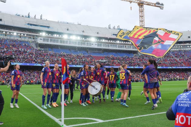 BARCELONA, SPAIN, MAY 3: FC Barcelona, Barca players celebrate with the fans during the UEFA Womens Champions League match between FC Barcelona and Bayern Munich at Spotify Camp Nou on May 3rd, 2026 in Barcelona, Spain (Photo by Alexander Canillas Sports Press Photo) Copyright: xAlexanderxCanillas SPPx Sportspressphoto_SPR141180