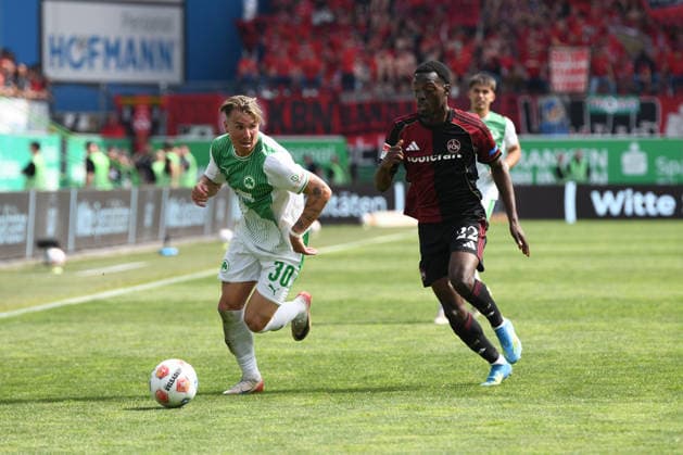 276. Frankenderby: SpVgg Greuther Fuerth vs. 1.FC Nürnberg Football, 2nd Bundesliga 276. Frankenderby: SpVgg Greuther Fuerth vs. 1.FC Nürnberg 3 May 2026 Sportpark Ronhof Thomas Sommer, Fuerth, Germany Image: (fLTR) Felix Klaus (Fürth), Rabby Nzingoula (Nürnberg) DFL regulations prohibit any use of photographs as image sequences and or quasi-video Copyright: xPresseFotoxEvansx xRyanxEvansx