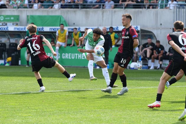 276. Frankenderby: SpVgg Greuther Fuerth vs. 1.FC Nürnberg Football, 2nd Bundesliga 276. Frankenderby: SpVgg Greuther Fuerth vs. 1.FC Nürnberg 3 May 2026 Sportpark Ronhof Thomas Sommer, Fuerth, Germany Image: Sayfallah Ltaief (Fürth) with a shot on goal. DFL regulations prohibit any use of photographs as image sequences and or quasi-video Copyright: xPresseFotoxEvansx xRyanxEvansx