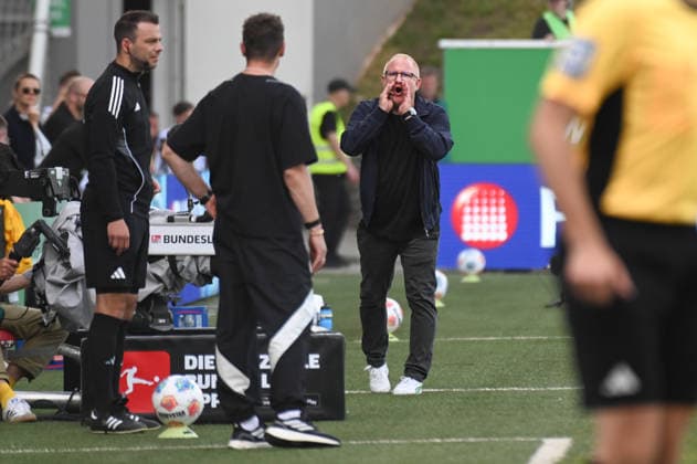 276. Frankenderby: SpVgg Greuther Fuerth vs. 1.FC Nürnberg Football, 2nd Bundesliga 276. Frankenderby: SpVgg Greuther Fuerth vs. 1.FC Nürnberg 3 May 2026 Sportpark Ronhof Thomas Sommer, Fuerth, Germany Image: Trainer Heiko Vogel yelling at Trainer Miroslav Klose (Nürnberg) after multiple fouls against Fuerth players. DFL regulations prohibit any use of photographs as image sequences and or quasi-video Copyright: xPresseFotoxEvansx xRyanxEvansx
