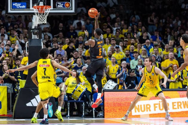 GER, easy-Credit Basketball-Bundesliga, ALBA Berlin - Niners Chemnitz. 03.05.2026, Uber Arena, Berlin, GER, easy-Credit Basketball-Bundesliga, ALBA Berlin - Niners Chemnitz. Corey Davis Jr. (Niners Chemnitz, 5) Foto Alexander Trienitz Berlin Uber Arena Berlin Deutschland