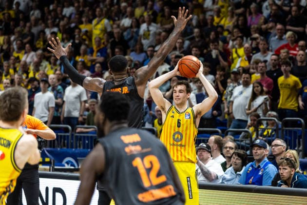 GER, easy-Credit Basketball-Bundesliga, ALBA Berlin - Niners Chemnitz. 03.05.2026, Uber Arena, Berlin, GER, easy-Credit Basketball-Bundesliga, ALBA Berlin - Niners Chemnitz. Malte Delow (ALBA Berlin 6) Foto Alexander Trienitz Berlin Uber Arena Berlin Deutschland