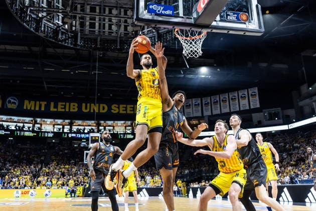 GER, easy-Credit Basketball-Bundesliga, ALBA Berlin - Niners Chemnitz. 03.05.2026, Uber Arena, Berlin, GER, easy-Credit Basketball-Bundesliga, ALBA Berlin - Niners Chemnitz. Norris Agbakoko (ALBA Berlin 17) Foto Alexander Trienitz Berlin Uber Arena Berlin Deutschland