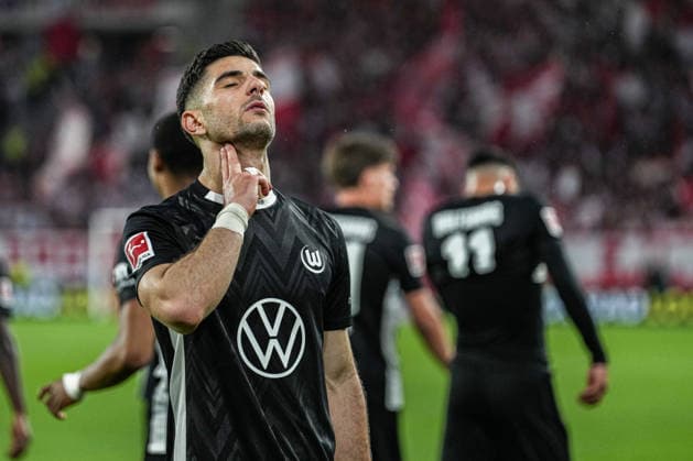 1. Bundesliga: SC Freiburg vs VfL Wolfsburg, 03.05.2026 Torjubel zum 0:1 durch Konstantinos Koulierakis (VfL Wolfsburg, 4) 1. Bundesliga: SC Freiburg vs VfL Wolfsburg, Europa-Park-Stadion, 03.05.2026 DFB DFL REGULATIONS PROHIBIT ANY USE OF PHOTOGRAPHS AS IMAGE SEQUENCES AND OR QUASI-VIDEO. Copyright: xBEAUTIFULxSPORTS Boscox