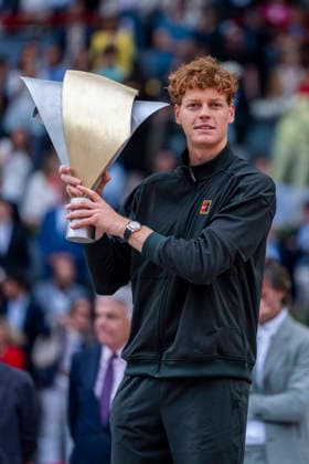 Mutua Madrid Open - Day Fourteen MADRID, SPAIN - MAY 3: Jannik Sinner of Italy poses with the trophy after defeating Alexander Zverev of Germany in the Men s Final during the Mutua Madrid Open 2026 tournament at La Caja Magica on May 03, 2026 in Madrid, Spain. Madrid La Caja Magica Madrid Spain Copyright: xAlbertoxGardinx AGardin_20260503_Tennis_Madrid_Day14_0396
