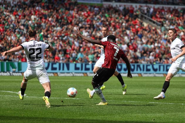 Hannover 96 vs Münster, 2. BL Hannover, 03.05.2026, Fussball - Herren, 2. BL, Saison 2025 2026, Hannover 96 vs Preußen Münster, Mustapha Bundu (Hannover96) schießt Tor zum 1:2, Jannis Heuer (Münster), Jano Ter Horst (Münster) (DFL DFB REGULATIONS PROHIBIT ANY USE OF PHOTOGRAPHS as IMAGE SEQUENCES and or QUASI-VIDEO) Heinz von Heiden Arena Niedersachsen Deutschland