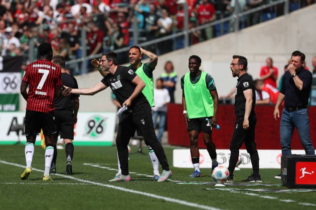 Hannover 96 vs Münster, 2. BL Hannover, 03.05.2026, Fussball - Herren, 2. BL, Saison 2025 2026, Hannover 96 vs Preußen Münster, Mustapha Bundu (Hannover96) jubelt mit Team nach seinem Tor zum 1:2 (DFL DFB REGULATIONS PROHIBIT ANY USE OF PHOTOGRAPHS as IMAGE SEQUENCES and or QUASI-VIDEO) Heinz von Heiden Arena Niedersachsen Deutschland