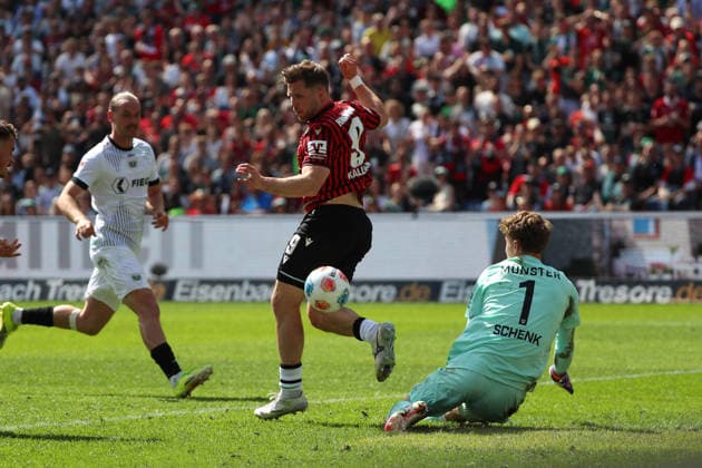 Hannover 96 vs Münster, 2. BL Hannover, 03.05.2026, Fussball - Herren, 2. BL, Saison 2025 2026, Hannover 96 vs Preußen Münster, Benjamin Källman (Hannover 96),Torwart Johannes Schenk (Münster) (DFL DFB REGULATIONS PROHIBIT ANY USE OF PHOTOGRAPHS as IMAGE SEQUENCES and or QUASI-VIDEO) Heinz von Heiden Arena Niedersachsen Deutschland