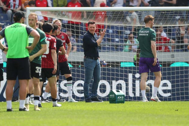 Hannover 96 vs Münster, 2. BL Hannover, 03.05.2026, Fussball - Herren, 2. BL, Saison 2025 2026, Hannover 96 vs Preußen Münster. Spielende, Cheftrainer Christian Titz (Hannover 96) (DFL DFB REGULATIONS PROHIBIT ANY USE OF PHOTOGRAPHS as IMAGE SEQUENCES and or QUASI-VIDEO) Heinz von Heiden Arena Niedersachsen Deutschland