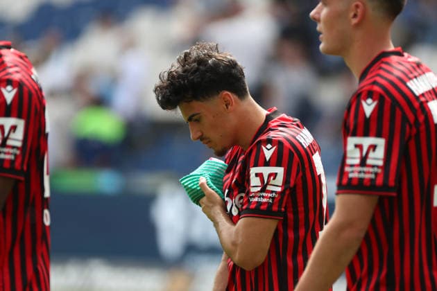 Hannover 96 vs Münster, 2. BL Hannover, 03.05.2026, Fussball - Herren, 2. BL, Saison 2025 2026, Hannover 96 vs Preußen Münster, Spielende,Husseyn Chakroun (Hannover 96) hat sich verletzt. (DFL DFB REGULATIONS PROHIBIT ANY USE OF PHOTOGRAPHS as IMAGE SEQUENCES and or QUASI-VIDEO) Heinz von Heiden Arena Niedersachsen Deutschland