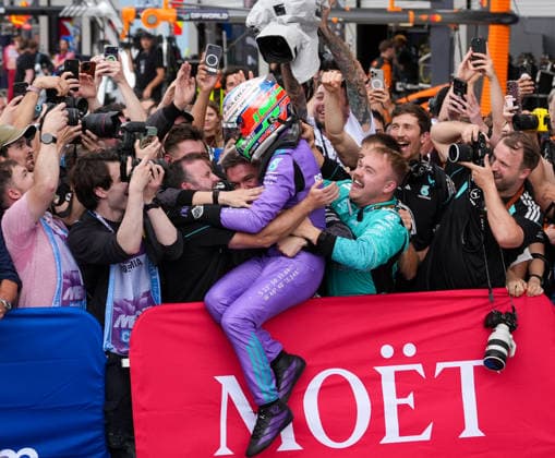 Andrea Kimi Antonelli (Mercedes-AMG Petronas F1 Team, Italien, 12) nach dem Sieg im Rennen. USA, Formel 1 Weltmeisterschaft, Miami Grand Prix, Miami International Autodrome, Miami Gardens, Renntag, Saison 2026, 03.05.2026 USA, Formel 1 Weltmeisterschaft, Miami Grand Prix, Miami International Autodrome, Miami Gardens, Rennen, Saison 2026, 03.05.2026 Miami Gardens Copyright: xEibner-Pressefoto ScottxColemanx EP_SCN