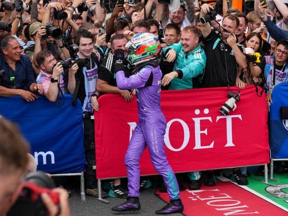 Andrea Kimi Antonelli (Mercedes-AMG Petronas F1 Team, Italien, 12) nach dem Sieg im Rennen. USA, Formel 1 Weltmeisterschaft, Miami Grand Prix, Miami International Autodrome, Miami Gardens, Renntag, Saison 2026, 03.05.2026 USA, Formel 1 Weltmeisterschaft, Miami Grand Prix, Miami International Autodrome, Miami Gardens, Rennen, Saison 2026, 03.05.2026 Miami Gardens Copyright: xEibner-Pressefoto ScottxColemanx EP_SCN