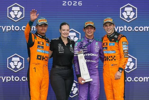 l-r: auf dem Podium, 2 Platz Lando Norris (McLaren Formula 1 Team), Amy Walker (Mercedes-AMG Petronas), Winner, Sieger, Kimi Antonelli (Mercedes-AMG Petronas 12), 3 Platz Oscar Piastri (McLaren Formula 1 Team 81), Grosser Preis von Miami, Motorsport, Herren, Formel 1, Rennen, 03.05.2026 Miami Florida USA