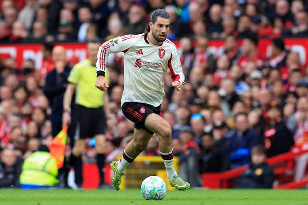 Manchester United, ManU v Liverpool, Premier League Dominik Szoboszlai (8) of Liverpool runs with the ball during the Premier League match between Manchester United and Liverpool at Old Trafford, Manchester, UK on 3 May 2026. Manchester Old Trafford Greater Manchester UK Editorial use only DataCo restrictions apply See www.football-dataco.com , Copyright: xConorxMolloyx PSI-24192-0166