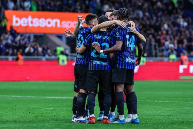 Henrikh Mkhitaryan of FC Internazionale celebrates with his teammates after scoring a goal during Serie A 2025 26 football match between FC Internazionale and Parma Calcio 1913 at San Siro Stadium in Milan, Italy  Copyright: xFabrizioxCarabelli IPAxSportx xipa-agency.netx xx IPA_74417952 IPA_Agency_IPA74417952