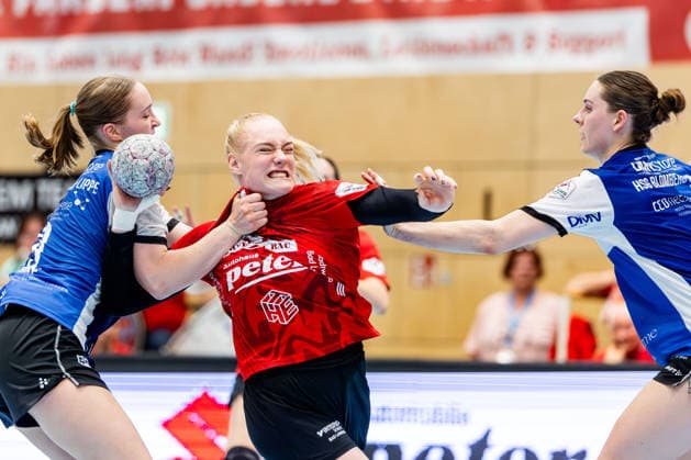03.05.2026, GER, Handball, Frauen, Saison 2025 2026, Alsco 1.Bl, PlayOff Halbfinale Spiel 2, Thueringer HC - HSG Blomberg-Lippe Nieke Kuehne (HSG Blomberg-Lippe), Johanna Reichert (Thueringer HC,29), Andrea Jacobsen (HSG Blomberg-Lippe) 99947 Bad Langensalza Salza Halle Sporthalle Mehrz Thüringen Deutschland