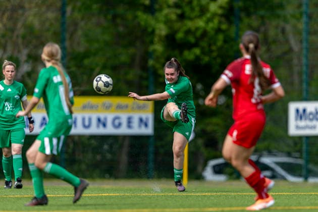 Thüringen-Pokal Halbfinal Frauen: Saalfeld Titans vs. 1. FFV Erfurt; Saalfeld; 03.05.2026 Celina Zapf ( 13; Saalfeld Titans) Thüringen-Pokal Halbfinal Frauen: Saalfeld Titans vs. 1. FFV Erfurt; An den Saalewiesen; 03.05.2026 Copyright: xBEAUTIFULxSPORTS Duehringx
