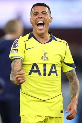 Aston Villa v Tottenham 3 May 2026, Aston - Premier League Football - Aston Villa v Tottenham Hotspur - Pedro Porro of Tottenham Hotspur celebrates their victory - Photo: Charlotte Wilson Offside. Aston UK Copyright: xCharlottexWilsonx xOffsidexOffside