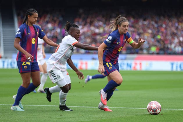 BARCELONA, SPAIN, MAY 3: Alexia Putellas (11 FC Barcelona, Barca receives pressure from Bernadette Amani (15 Bayern Munich) during the UEFA Womens Champions League match between FC Barcelona and Bayern Munich at Spotify Camp Nou on May 3rd, 2026 in Barcelona, Spain (Photo by Alexander Canillas Sports Press Photo) Copyright: xAlexanderxCanillas SPPx Sportspressphoto_SPR141634