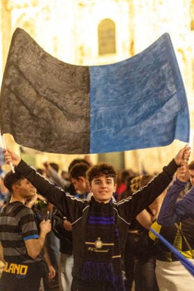 Festeggiamenti dei tifosi dell™Inter in Piazza del Duomo per la vittoria dello scudetto 2025-2026 - Milano, Italia - Domenica, 3 maggio 2026 (foto Stefano Porta LaPresse) Inter fans celebrate in Piazza del Duomo after winning the 2025-2026 Scudetto. - Milan, Italy - Sunday, May 3, 2026. (foto Stefano Porta LaPresse)  Copyright: xStefanoxPortax LaPressex