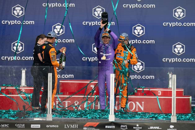 03.05.2026, xrarjax, Motorsport FIA Formel 1, Grand Prix von Miami 2026 v.l. Andrea Kimi Antonelli (Mercedes AMG Petronas) Startnummer 12 Jubel, Freude über den Sieg auf dem Podium Siegerehrung mit Lando Norris (McLaren) Startnummer 01 Oscar Piastri (McLaren) Startnummer 81 (FIA REGULATIONS PROHIBIT ANY USE OF PHOTOGRAPHS as IMAGE SEQUENCES and or QUASI-VIDEO) Miami