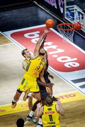 Basketball Berlin 03.05.2026 Saison 2025 2026 EasyCredit BBL 1. Bundesliga Männer, Herren Alba Berlin - NINERS Chemnitz Norris Agbakoko (Alba Berlin, No.17)