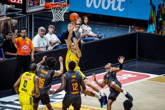 Basketball Berlin 03.05.2026 Saison 2025 2026 EasyCredit BBL 1. Bundesliga Männer, Herren Alba Berlin - NINERS Chemnitz Jack Kayil (Alba Berlin, No.07)