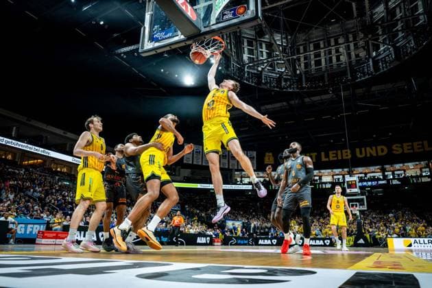 Basketball Berlin 03.05.2026 Saison 2025 2026 EasyCredit BBL 1. Bundesliga Männer, Herren Alba Berlin - NINERS Chemnitz Moses Wood (Alba Berlin, No.11)