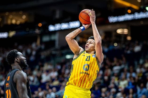 Basketball Berlin 03.05.2026 Saison 2025 2026 EasyCredit BBL 1. Bundesliga Männer, Herren Alba Berlin - NINERS Chemnitz Michael Rataj (Alba Berlin, No.21) Mike