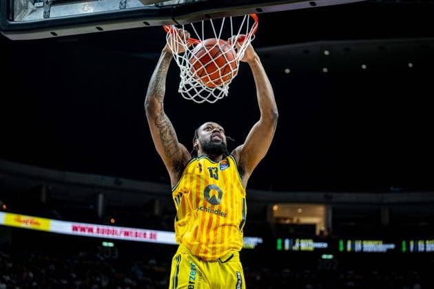 Basketball Berlin 03.05.2026 Saison 2025 2026 EasyCredit BBL 1. Bundesliga Männer, Herren Alba Berlin - NINERS Chemnitz J wan Roberts (Alba Berlin, No.13)