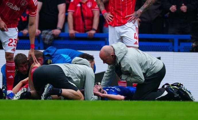 Jesse Derry of Chelsea collides with Zach Abbott of Nottingham Forest Chelsea v Nottingham Forest, Premier League, Football, Stamford Bridge, London , UK - 04 May 2026London Stamford Bridge United Kingdom EDITORIAL USE ONLY No use with unauthorised audio, video, data, fixture lists, club league logos or live services. Online in-match use limited to 120 images, no video emulation. No use in betting, games or single club league player publications. Copyright: xJavierxGarcia Shutterstockx 16854610ah