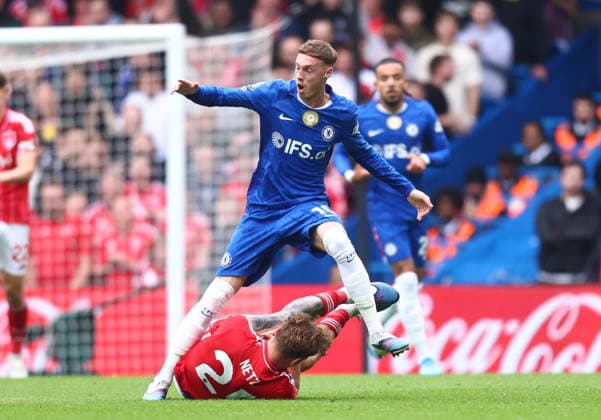 Chelsea v Nottingham Forest, English Premier League, Stamford Bridge, Stamford Bridge, London, UK - 04 05 2026 Cole Palmer of Chelsea fouls of Nottingham Forrest during the Premier League game at Stamford Bridge London Stamford Bridge London GBR, UK NEWSPAPERS OUT Copyright: xMarkxGreenwoodx