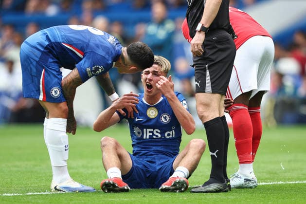Chelsea v Nottingham Forest, Premier League Jesse Derry of Chelsea on the ground following a challenge during the Chelsea v Nottingham Forest Premier League match at Stamford Bridge, London, England on 4 May 2026 Credit: Ian Stephen Every Second Media Editorial use only. All images are copyright Every Second Media Limited. No images may be reproduced without prior permission. All rights reserved. Premier League and Football League images are subject to licensing agreements with Football DataCo Limited. see https: www.football-dataco.com Copyright: xIMAGO EveryxSecondxMediax ESM-1973-0052 IanxStephenx xEveryxSecondxMediax