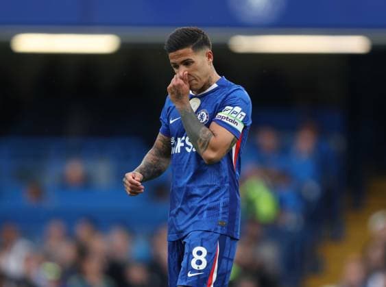 Premier League - Chelsea v Nottingham Forest LONDON, ENGLAND, MAY 04: Enzo Fernandez of Chelsea looks disappointed & dejected during the Premier League match between Chelsea v Nottingham Forest at Stamford Bridge Stadium, London, England, on May 4. (Photo by Daniel Weir) London Stamford Bridge STadium England Copyright: xDanielxWeir SportsxPressxPhotox Sportspressphoto_SPR141787